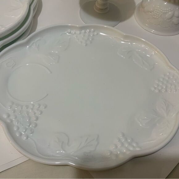 Indiana Glass Colony Harvest Milk 3 footed Glasses Plate Set of 4 plates  (7 Pc) - Picture 3 of 9